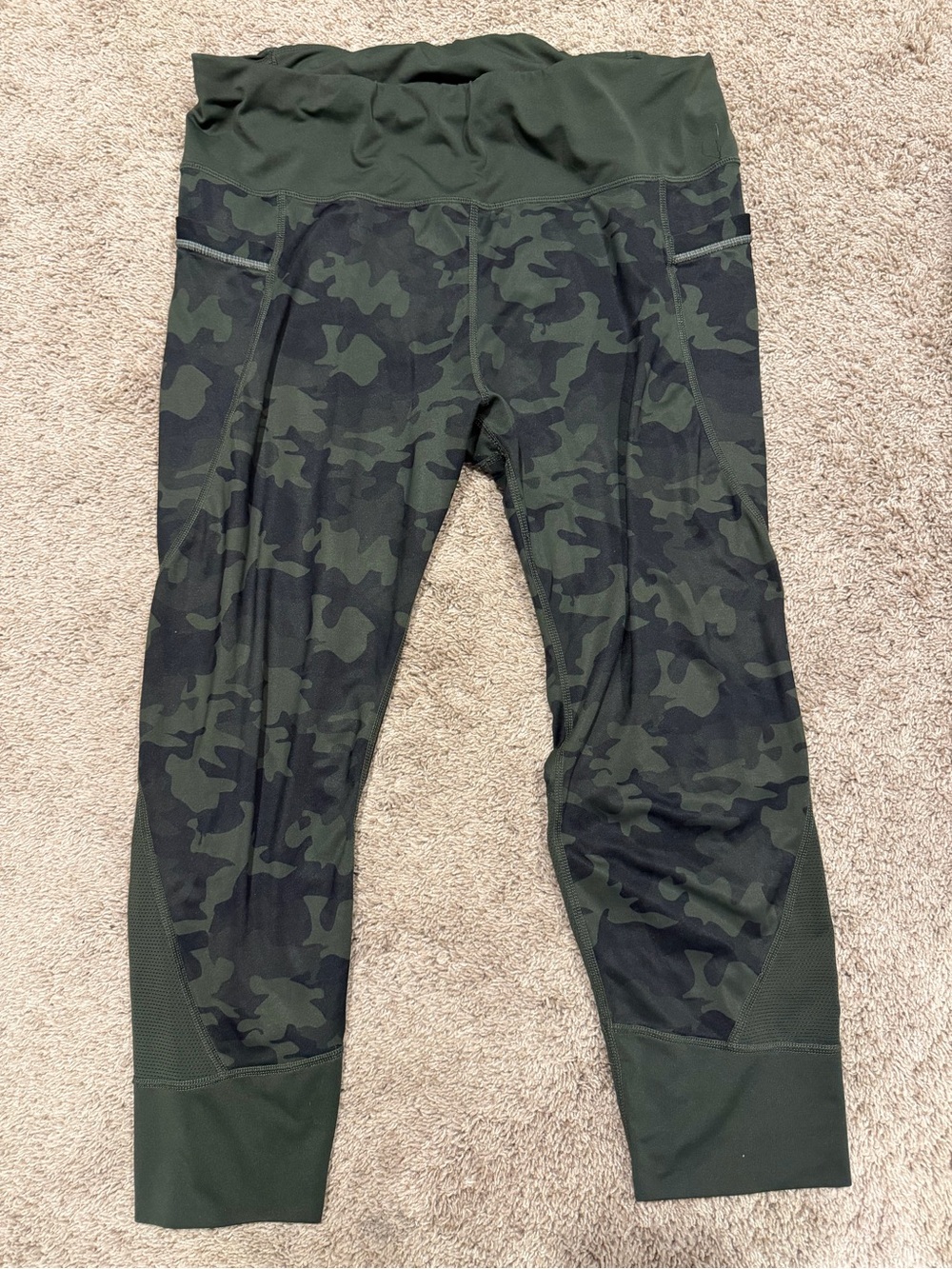 Active Life Women’s Green & Black Camo Performance Athletic Workout Leggings XXL